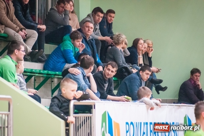 Zdjęcie w galerii na portalu naszraciborz.pl: Niedziela pod znakiem HLPN. Grała druga i pierwsza liga. Trafienie Jarosława Marcisza tysięczną bramką tej edycji ligi futsalu wiadomości z regionu