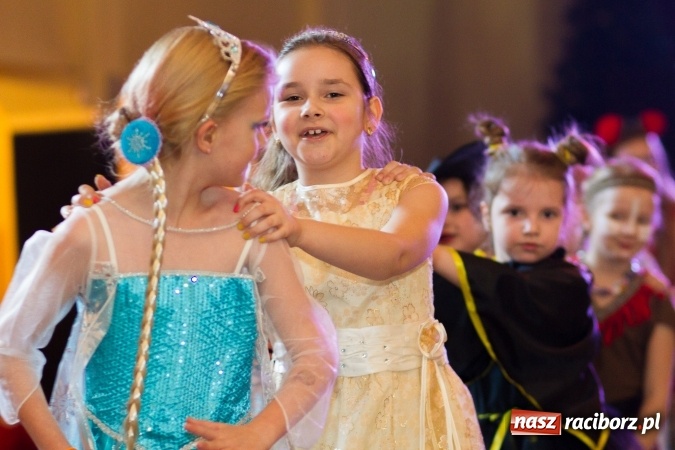 Zdjęcie w galerii na portalu naszraciborz.pl: Wielki bal przebierańc&oacute;w w Krzanowicach wiadomości z regionu