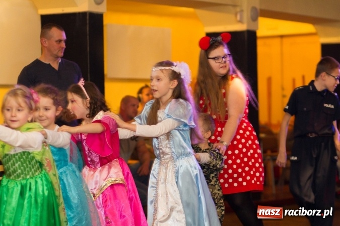 Zdjęcie w galerii na portalu naszraciborz.pl: Wielki bal przebierańc&oacute;w w Krzanowicach wiadomości z regionu