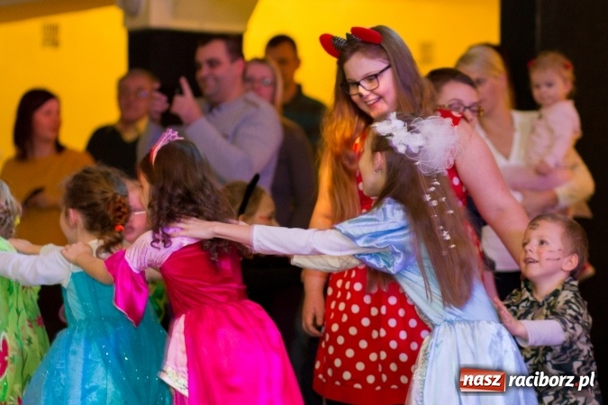 Zdjęcie w galerii na portalu naszraciborz.pl: Wielki bal przebierańc&oacute;w w Krzanowicach wiadomości z regionu