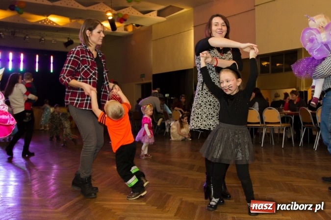 Zdjęcie w galerii na portalu naszraciborz.pl: Wielki bal przebierańc&oacute;w w Krzanowicach wiadomości z regionu