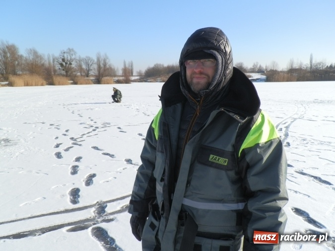 Zdjęcie w galerii na portalu naszraciborz.pl: Podlodowe otwarcie sezonu raciborskich wędkarzy wiadomości z regionu
