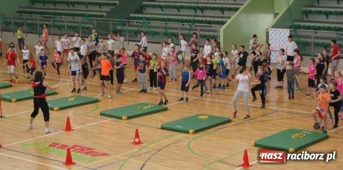 Zdjęcie w galerii na portalu naszraciborz.pl: Festyn na zakończenie pierwszego tygodnia ferii z SM Nowoczesna wiadomości z regionu