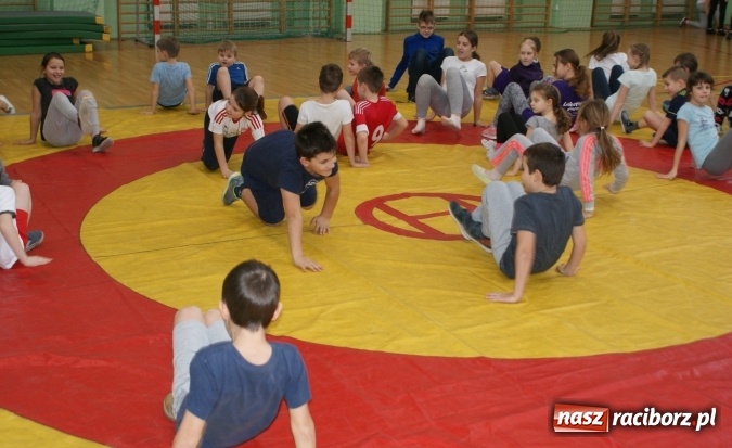 Zdjęcie w galerii na portalu naszraciborz.pl: Festyn na zakończenie pierwszego tygodnia ferii z SM Nowoczesna wiadomości z regionu