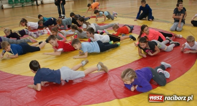 Zdjęcie w galerii na portalu naszraciborz.pl: Festyn na zakończenie pierwszego tygodnia ferii z SM Nowoczesna wiadomości z regionu