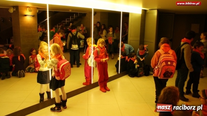 Zdjęcie w galerii na portalu naszraciborz.pl: Krasnoludki są na świecie! Uczestnicy Ferii z biblioteką na wycieczce w Krakowie wiadomości z regionu