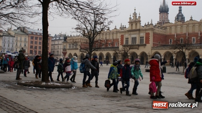 Zdjęcie w galerii na portalu naszraciborz.pl: Krasnoludki są na świecie! Uczestnicy Ferii z biblioteką na wycieczce w Krakowie wiadomości z regionu