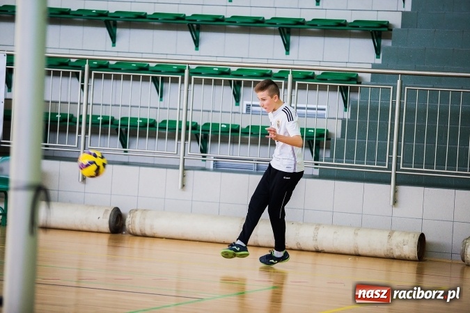 Zdjęcie w galerii na portalu naszraciborz.pl: Turniej siatkonogi w Arenie Rafako wiadomości z regionu