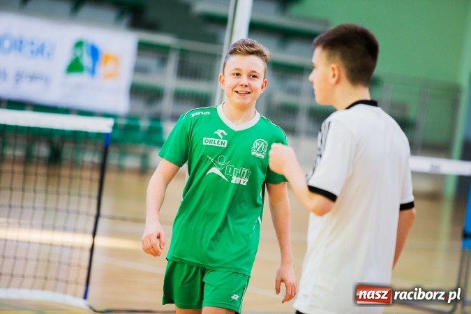 Zdjęcie w galerii na portalu naszraciborz.pl: Turniej siatkonogi w Arenie Rafako wiadomości z regionu