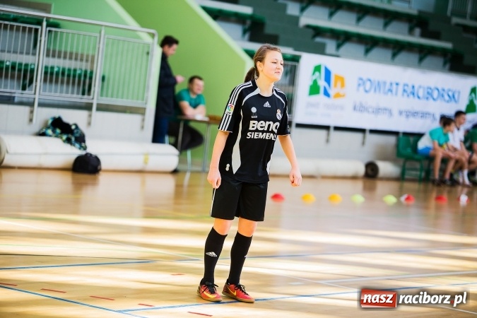 Zdjęcie w galerii na portalu naszraciborz.pl: Turniej siatkonogi w Arenie Rafako wiadomości z regionu