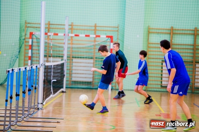 Zdjęcie w galerii na portalu naszraciborz.pl: Turniej siatkonogi w Arenie Rafako wiadomości z regionu