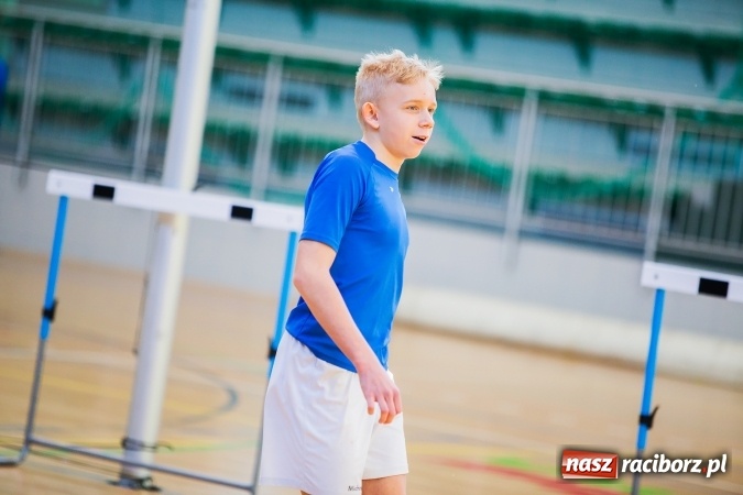 Zdjęcie w galerii na portalu naszraciborz.pl: Turniej siatkonogi w Arenie Rafako wiadomości z regionu