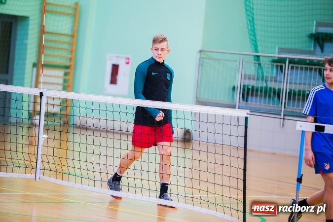 Zdjęcie w galerii na portalu naszraciborz.pl: Turniej siatkonogi w Arenie Rafako wiadomości z regionu