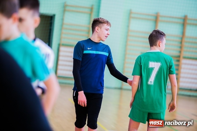 Zdjęcie w galerii na portalu naszraciborz.pl: Turniej siatkonogi w Arenie Rafako wiadomości z regionu