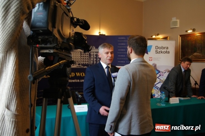 Zdjęcie w galerii na portalu naszraciborz.pl: Ruszyła kampania informacyjna o wdrażaniu zmian w systemie oświaty wiadomości z regionu