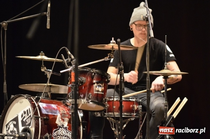 Zdjęcie w galerii na portalu naszraciborz.pl: Koncert Punk Rocka w Strzesze wiadomości z regionu