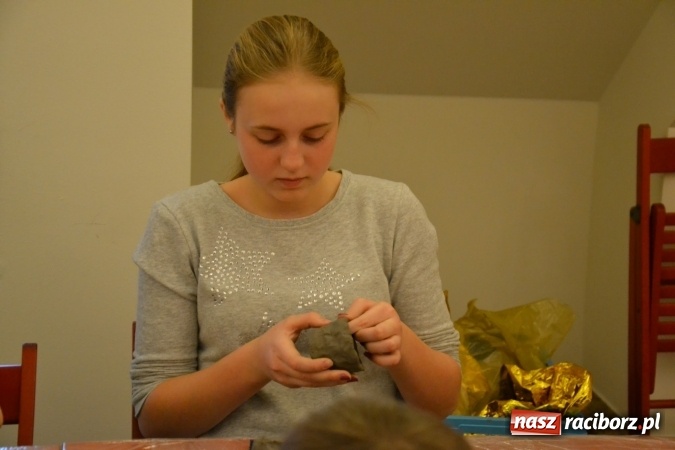 Zdjęcie w galerii na portalu naszraciborz.pl: Zabawy z gliną, czyli zajęcia ceramiczne na zamku wiadomości z regionu