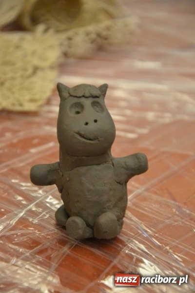 Zdjęcie w galerii na portalu naszraciborz.pl: Zabawy z gliną, czyli zajęcia ceramiczne na zamku wiadomości z regionu