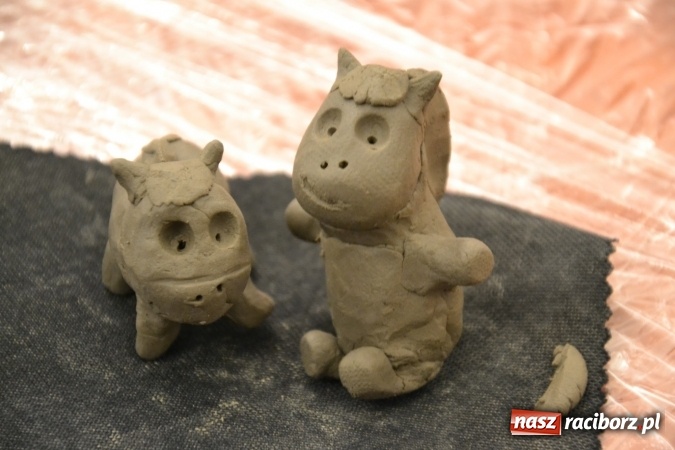 Zdjęcie w galerii na portalu naszraciborz.pl: Zabawy z gliną, czyli zajęcia ceramiczne na zamku wiadomości z regionu