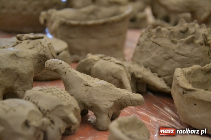 Zdjęcie w galerii na portalu naszraciborz.pl: Zabawy z gliną, czyli zajęcia ceramiczne na zamku wiadomości z regionu