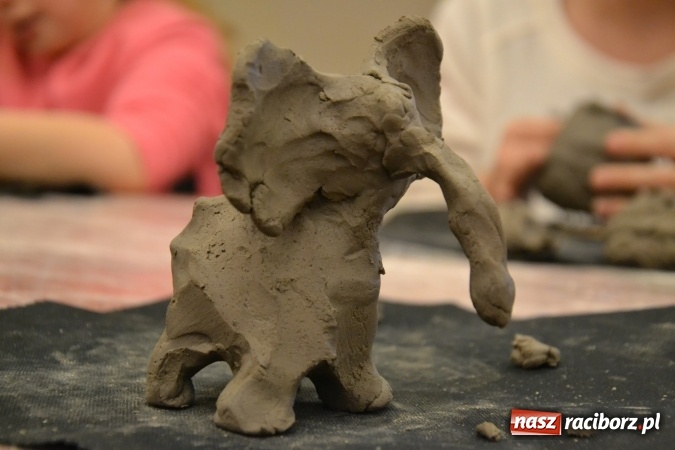 Zdjęcie w galerii na portalu naszraciborz.pl: Zabawy z gliną, czyli zajęcia ceramiczne na zamku wiadomości z regionu