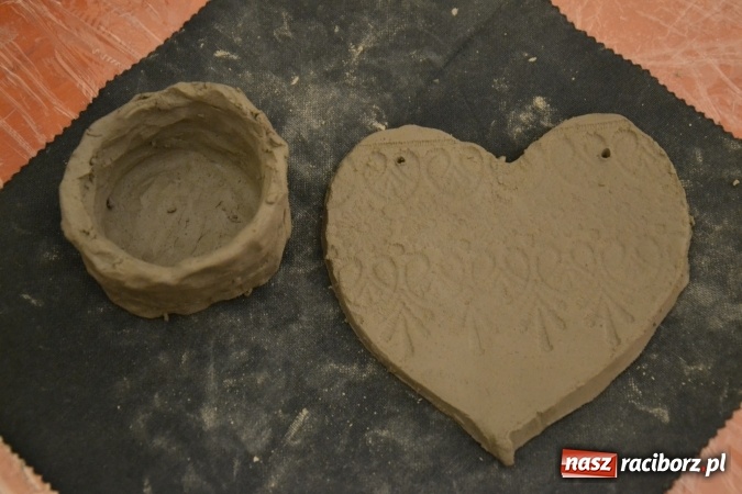 Zdjęcie w galerii na portalu naszraciborz.pl: Zabawy z gliną, czyli zajęcia ceramiczne na zamku wiadomości z regionu