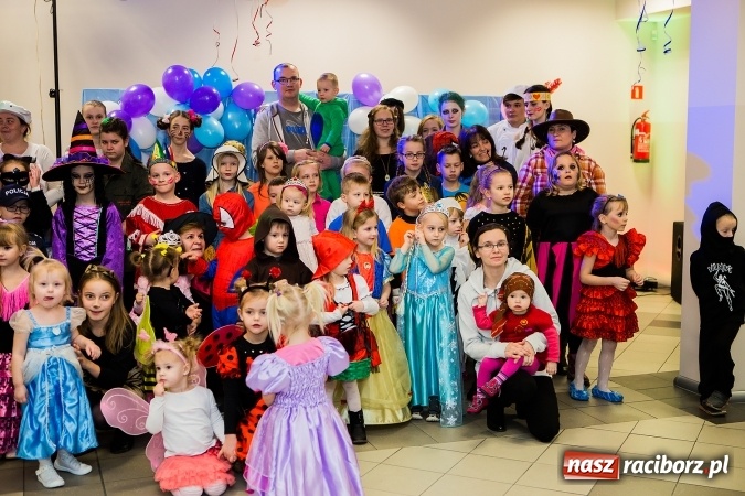 Zdjęcie w galerii na portalu naszraciborz.pl: Wielki bal karnawałowy w Pietrowicach Wielkich wiadomości z regionu
