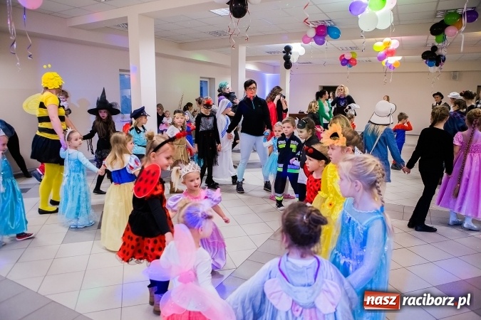 Zdjęcie w galerii na portalu naszraciborz.pl: Wielki bal karnawałowy w Pietrowicach Wielkich wiadomości z regionu