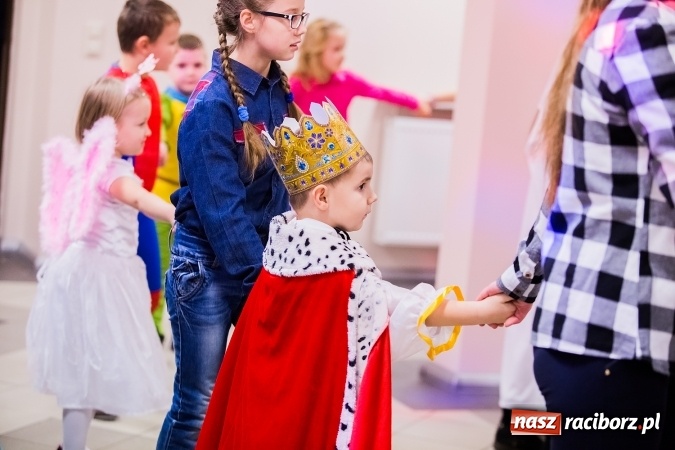 Zdjęcie w galerii na portalu naszraciborz.pl: Wielki bal karnawałowy w Pietrowicach Wielkich wiadomości z regionu