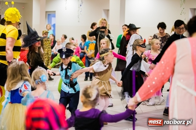 Zdjęcie w galerii na portalu naszraciborz.pl: Wielki bal karnawałowy w Pietrowicach Wielkich wiadomości z regionu