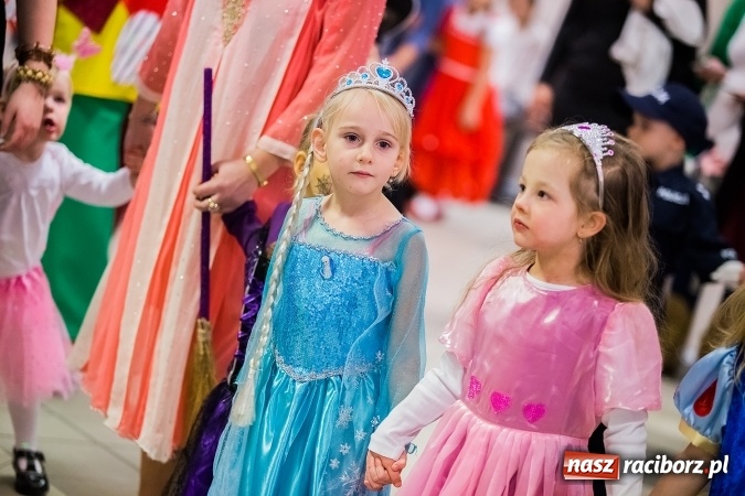 Zdjęcie w galerii na portalu naszraciborz.pl: Wielki bal karnawałowy w Pietrowicach Wielkich wiadomości z regionu