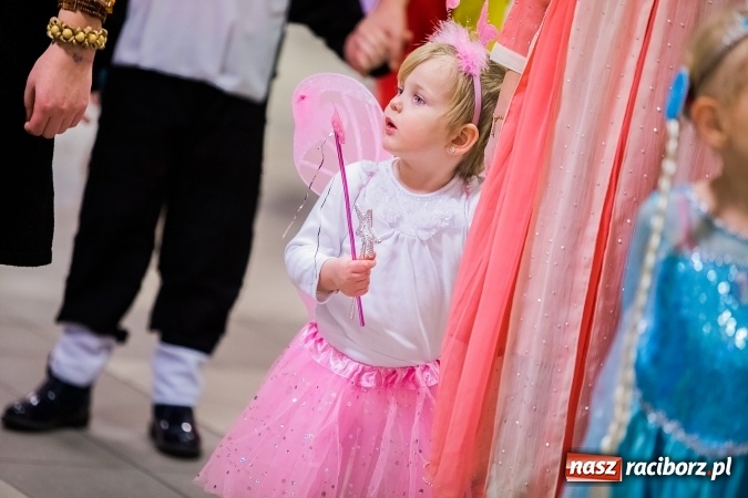 Zdjęcie w galerii na portalu naszraciborz.pl: Wielki bal karnawałowy w Pietrowicach Wielkich wiadomości z regionu