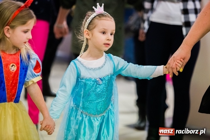 Zdjęcie w galerii na portalu naszraciborz.pl: Wielki bal karnawałowy w Pietrowicach Wielkich wiadomości z regionu