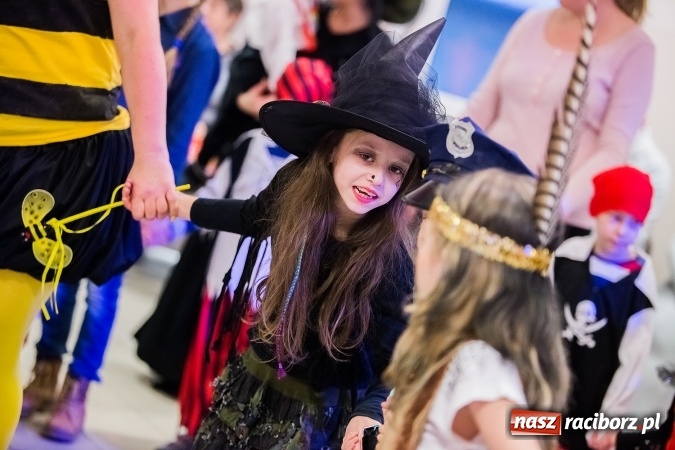 Zdjęcie w galerii na portalu naszraciborz.pl: Wielki bal karnawałowy w Pietrowicach Wielkich wiadomości z regionu