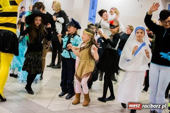Zdjęcie w galerii na portalu naszraciborz.pl: Wielki bal karnawałowy w Pietrowicach Wielkich wiadomości z regionu