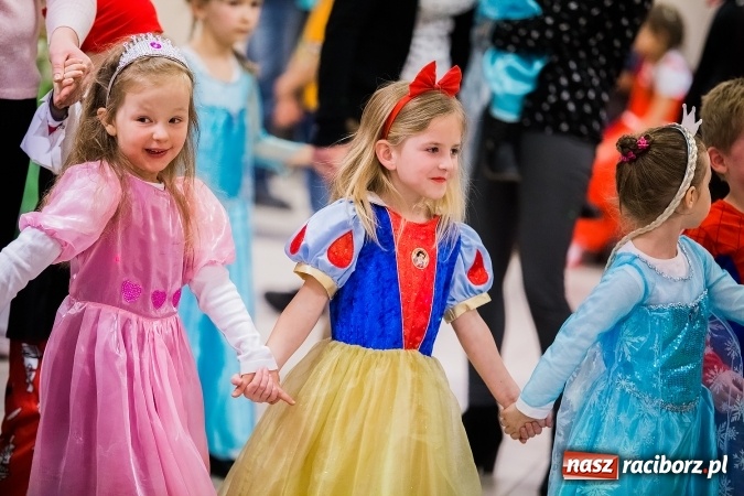 Zdjęcie w galerii na portalu naszraciborz.pl: Wielki bal karnawałowy w Pietrowicach Wielkich wiadomości z regionu