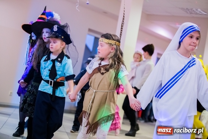 Zdjęcie w galerii na portalu naszraciborz.pl: Wielki bal karnawałowy w Pietrowicach Wielkich wiadomości z regionu