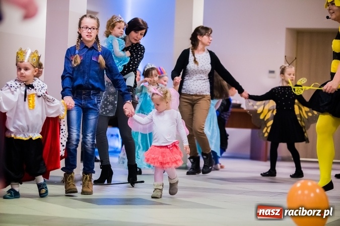 Zdjęcie w galerii na portalu naszraciborz.pl: Wielki bal karnawałowy w Pietrowicach Wielkich wiadomości z regionu