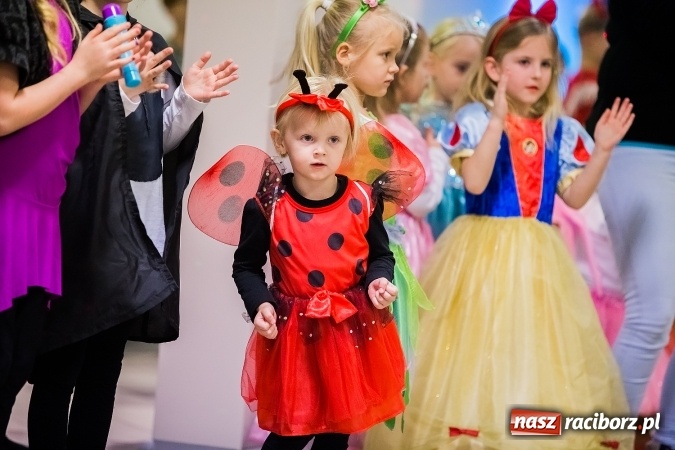 Zdjęcie w galerii na portalu naszraciborz.pl: Wielki bal karnawałowy w Pietrowicach Wielkich wiadomości z regionu