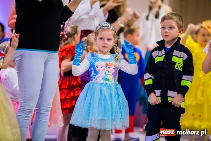 Zdjęcie w galerii na portalu naszraciborz.pl: Wielki bal karnawałowy w Pietrowicach Wielkich wiadomości z regionu