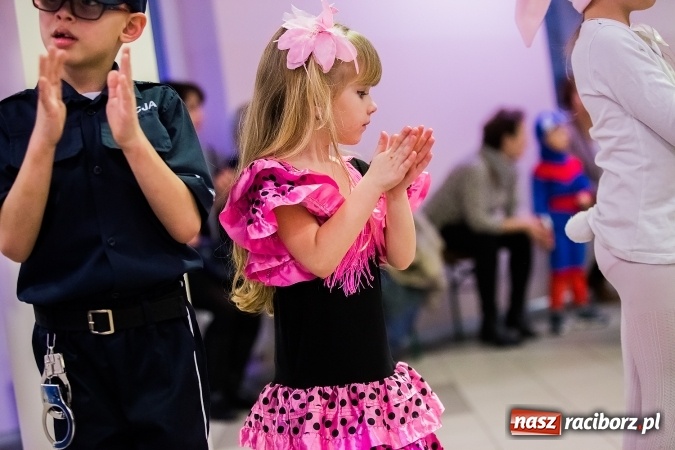 Zdjęcie w galerii na portalu naszraciborz.pl: Wielki bal karnawałowy w Pietrowicach Wielkich wiadomości z regionu