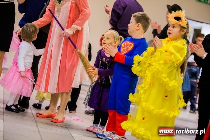 Zdjęcie w galerii na portalu naszraciborz.pl: Wielki bal karnawałowy w Pietrowicach Wielkich wiadomości z regionu