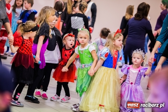Zdjęcie w galerii na portalu naszraciborz.pl: Wielki bal karnawałowy w Pietrowicach Wielkich wiadomości z regionu