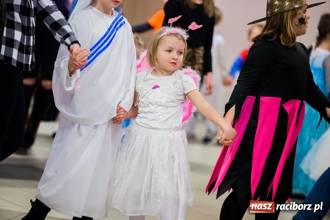 Zdjęcie w galerii na portalu naszraciborz.pl: Wielki bal karnawałowy w Pietrowicach Wielkich wiadomości z regionu