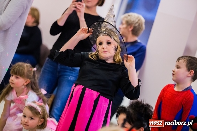 Zdjęcie w galerii na portalu naszraciborz.pl: Wielki bal karnawałowy w Pietrowicach Wielkich wiadomości z regionu