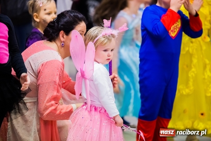 Zdjęcie w galerii na portalu naszraciborz.pl: Wielki bal karnawałowy w Pietrowicach Wielkich wiadomości z regionu