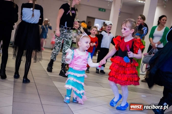 Zdjęcie w galerii na portalu naszraciborz.pl: Wielki bal karnawałowy w Pietrowicach Wielkich wiadomości z regionu