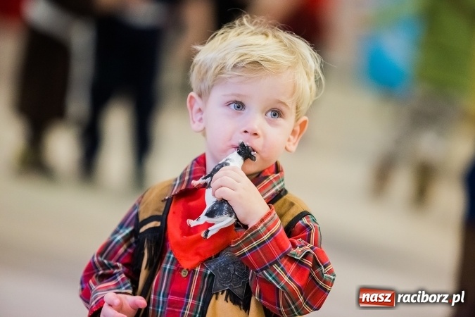 Zdjęcie w galerii na portalu naszraciborz.pl: Wielki bal karnawałowy w Pietrowicach Wielkich wiadomości z regionu