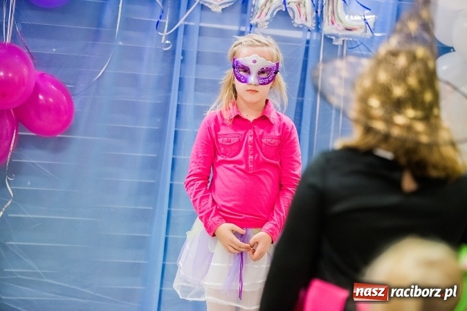 Zdjęcie w galerii na portalu naszraciborz.pl: Wielki bal karnawałowy w Pietrowicach Wielkich wiadomości z regionu