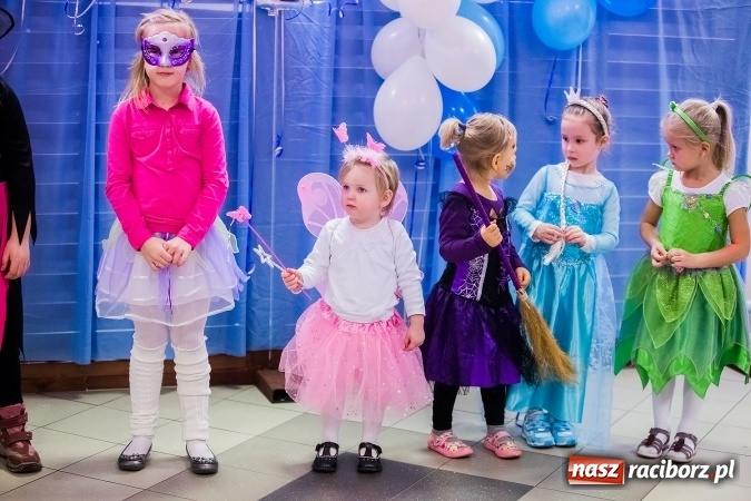 Zdjęcie w galerii na portalu naszraciborz.pl: Wielki bal karnawałowy w Pietrowicach Wielkich wiadomości z regionu